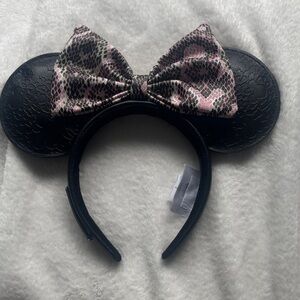 Disney Animal Kingdom loungefly Minnie Ears